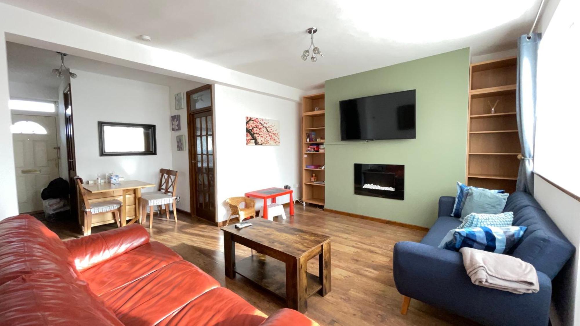Apartment 2 Bedrooms 2 Stations
