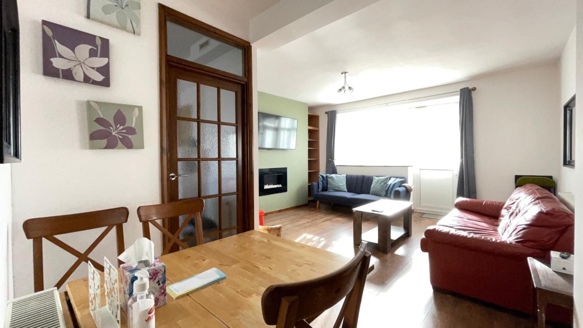 Apartment 2 Bedrooms 2 Stations *