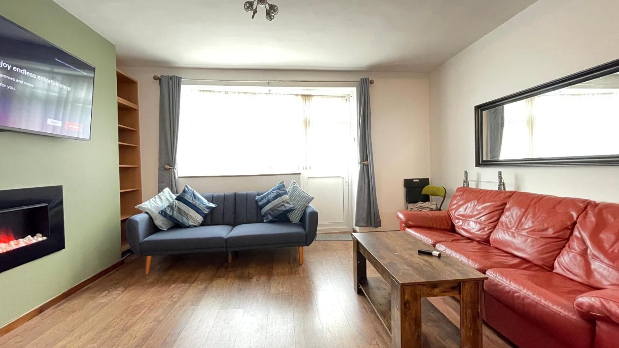 Apartment 2 Bedrooms 2 Stations