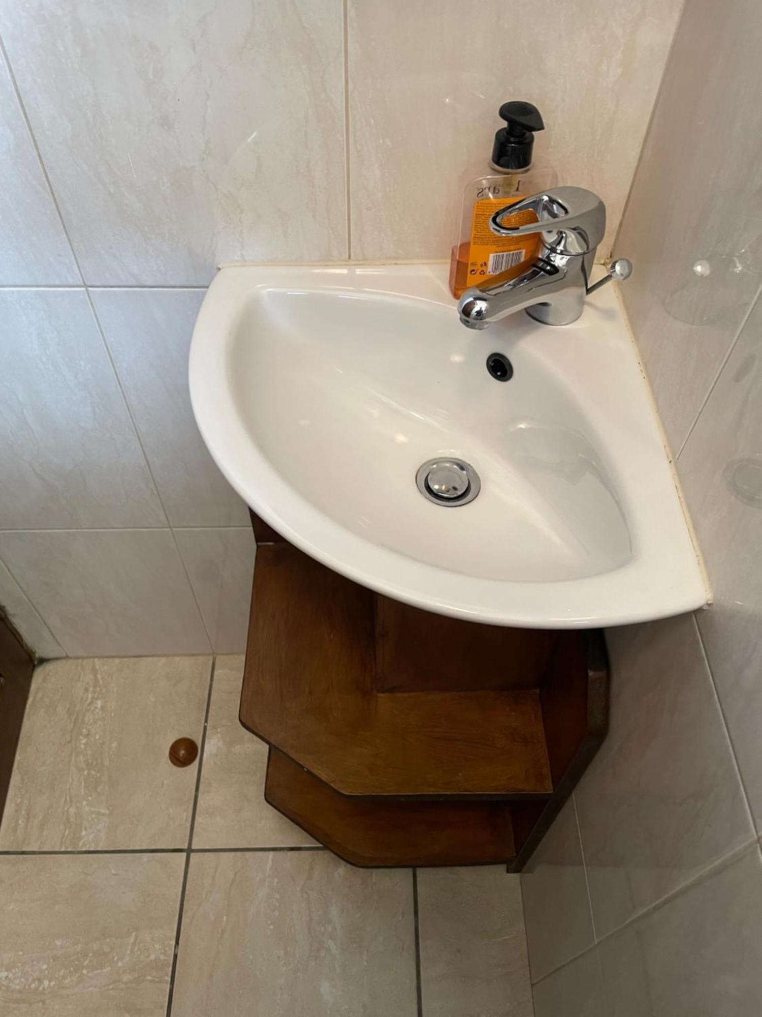 2 Bedrooms 2 Stations